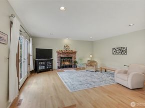 15823 SE 182nd Place, Renton WA 98058