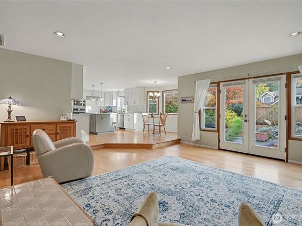 15823 SE 182nd Place, Renton WA 98058