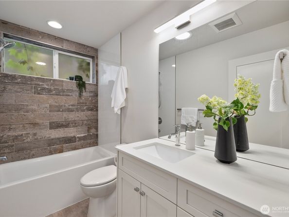 2439 NW 61st Street A, Seattle WA 98107