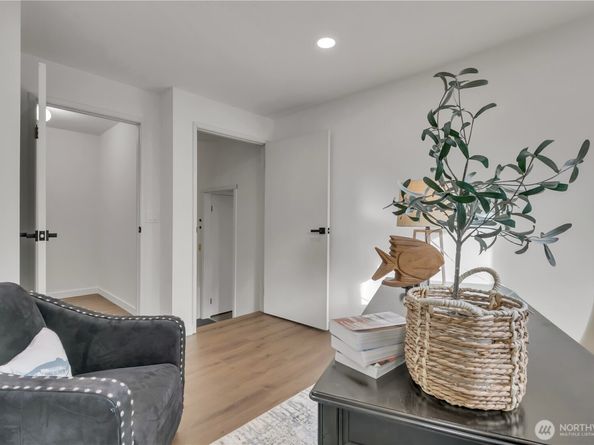 13634 SE 19th Street, Bellevue WA 98005