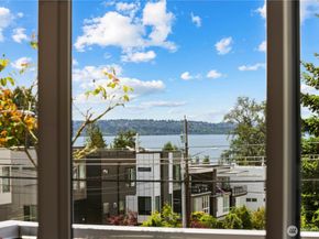 6304 Lakeview Drive, Kirkland WA 98033