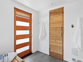 6304 Lakeview Drive, Kirkland WA 98033