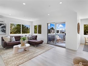 6304 Lakeview Drive, Kirkland WA 98033