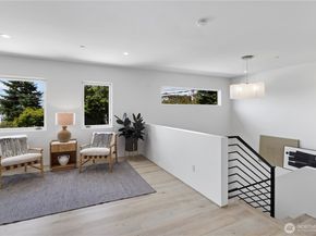 6304 Lakeview Drive, Kirkland WA 98033