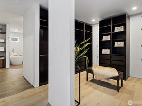 6304 Lakeview Drive, Kirkland WA 98033