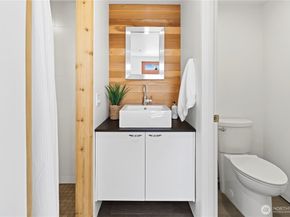 6304 Lakeview Drive, Kirkland WA 98033