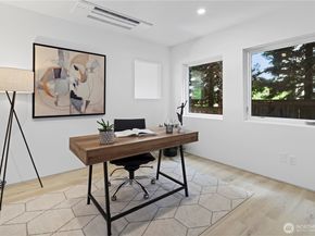 6304 Lakeview Drive, Kirkland WA 98033