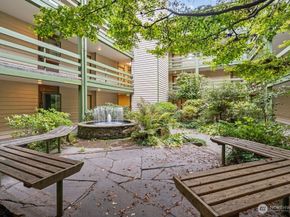 9512 1st Avenue NE 202, Seattle WA 98115