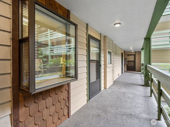 9512 1st Avenue NE 202, Seattle WA 98115