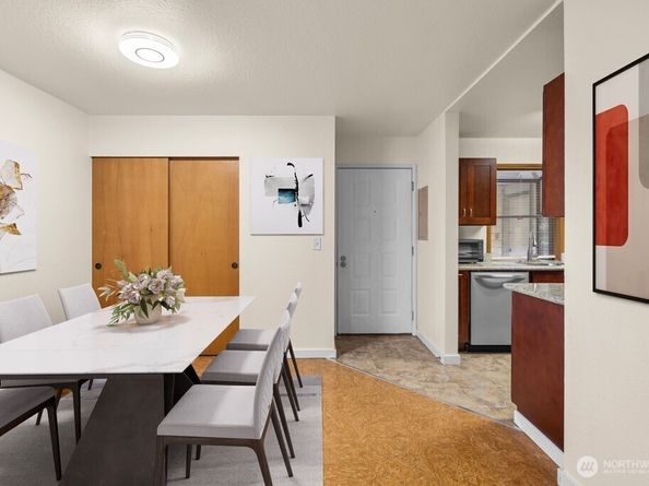 9512 1st Avenue NE 202, Seattle WA 98115