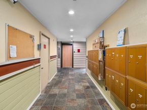 9512 1st Avenue NE 202, Seattle WA 98115