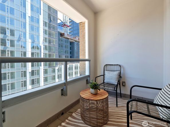 583 Battery Street 704N, Seattle WA 98121