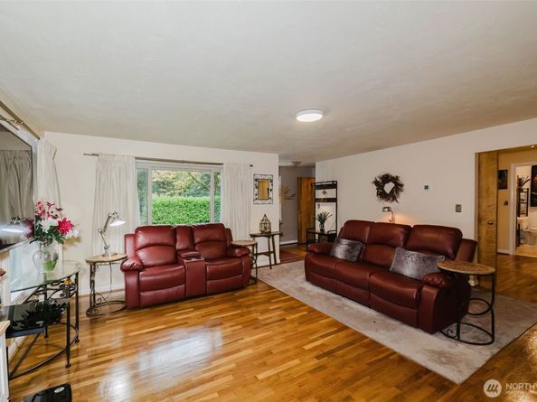 3126 Rocky Point Road NW, Bremerton WA 98312