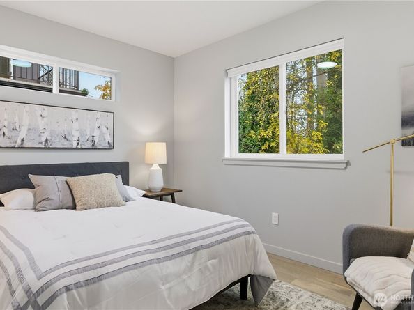 11825 59th Avenue S C, Seattle WA 98178