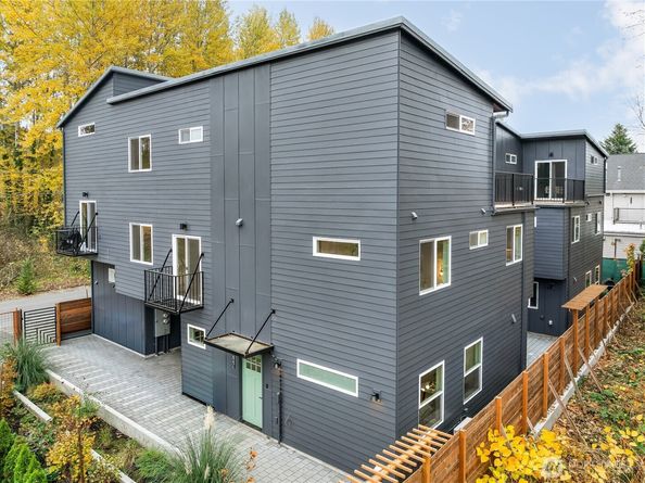 11825 59th Avenue S C, Seattle WA 98178