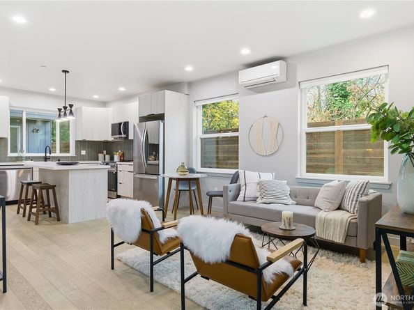 11825 59th Avenue S C, Seattle WA 98178