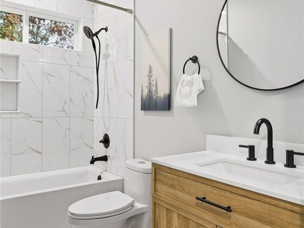 11825 59th Avenue S C, Seattle WA 98178