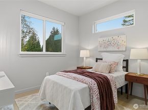 11825 59th Avenue S C, Seattle WA 98178