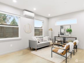 11825 59th Avenue S C, Seattle WA 98178