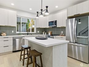 11825 59th Avenue S C, Seattle WA 98178