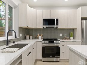 11825 59th Avenue S C, Seattle WA 98178