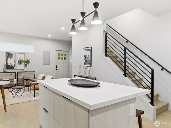 11825 59th Avenue S C, Seattle WA 98178