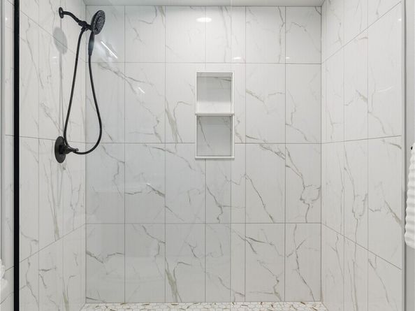 11825 59th Avenue S C, Seattle WA 98178