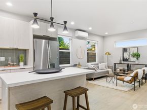 11825 59th Avenue S C, Seattle WA 98178