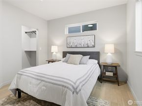 11825 59th Avenue S C, Seattle WA 98178