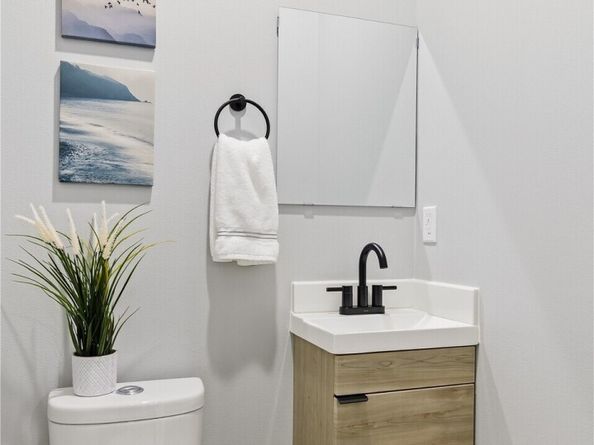 11825 59th Avenue S C, Seattle WA 98178