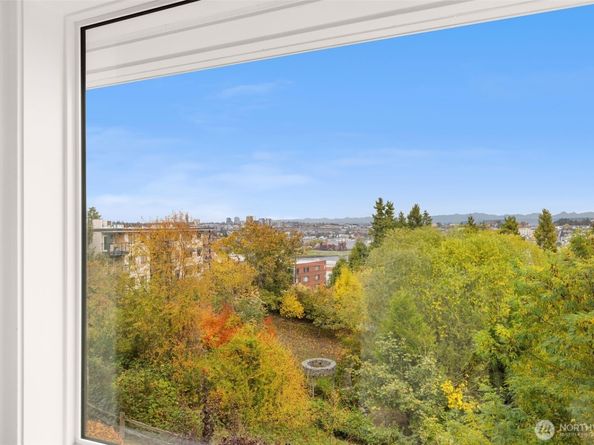 2410 Aurora Avenue N 105, Seattle WA 98109