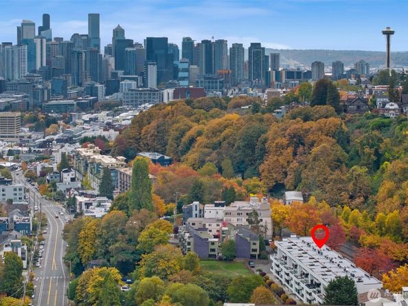 2410 Aurora Avenue N 105, Seattle WA 98109