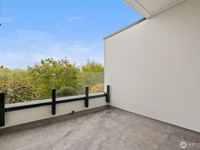 2410 Aurora Avenue N 105, Seattle WA 98109