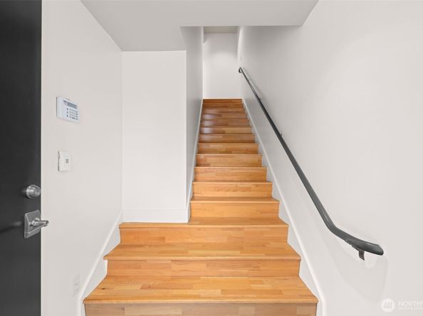 2410 Aurora Avenue N 105, Seattle WA 98109