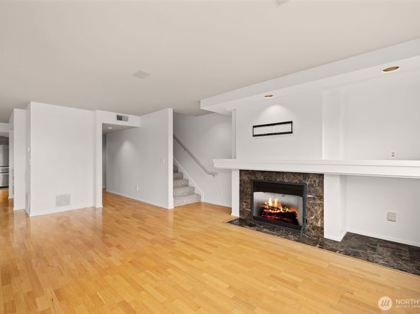 2410 Aurora Avenue N 105, Seattle WA 98109