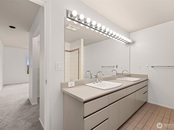 2410 Aurora Avenue N 105, Seattle WA 98109