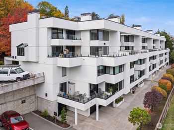 2410 Aurora Avenue N