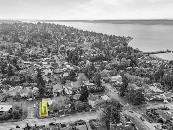 8405 42nd Avenue SW, Seattle WA 98136