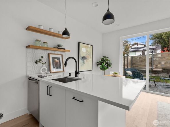 8405 42nd Avenue SW, Seattle WA 98136