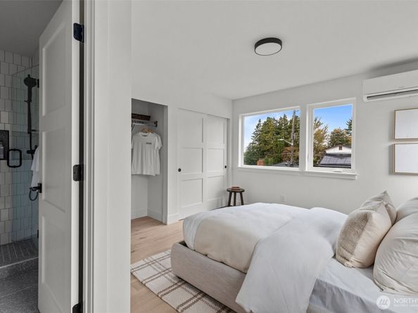 8405 42nd Avenue SW, Seattle WA 98136