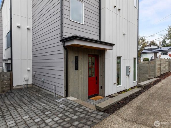 8405 42nd Avenue SW, Seattle WA 98136