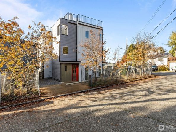 8405 42nd Avenue SW, Seattle WA 98136