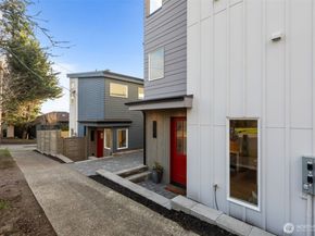 8405 42nd Avenue SW, Seattle WA 98136