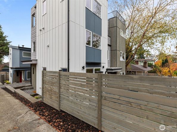 8405 42nd Avenue SW, Seattle WA 98136