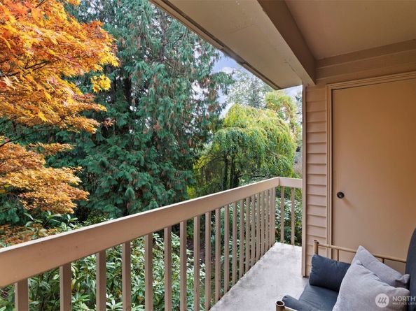 12036 96th Ave NE 720, Kirkland WA 98034