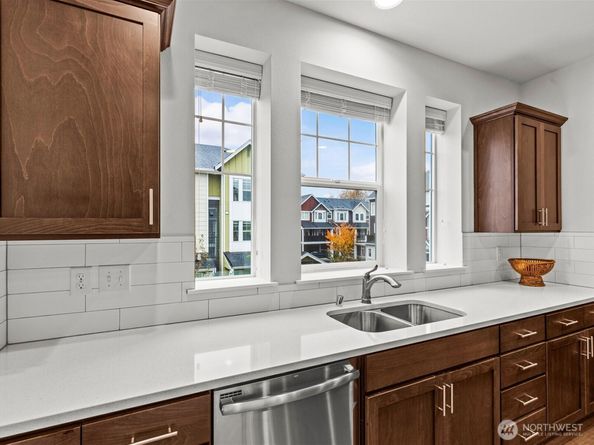 3400 SW Graham Street 703, Seattle WA 98126