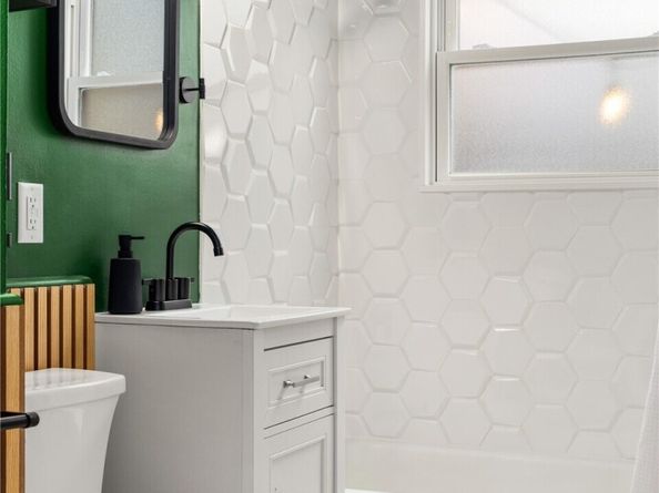 3419 48th Avenue SW, Seattle WA 98116