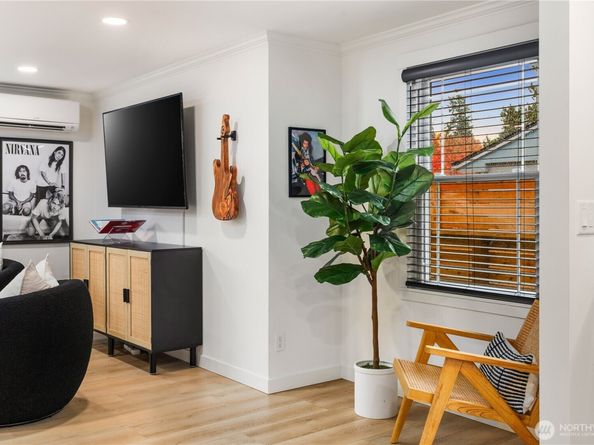 3419 48th Avenue SW, Seattle WA 98116