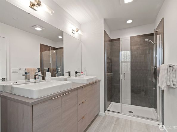 3915 198th Street SE F4, Bothell WA 98012