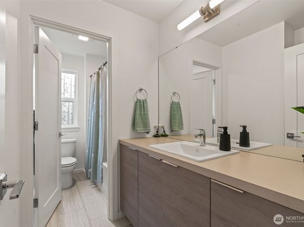 3915 198th Street SE F4, Bothell WA 98012